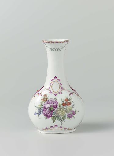 Two vases - Manufactuur Oud-Loosdrecht