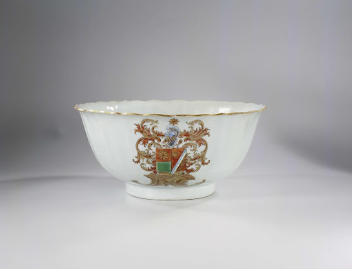 Bowl with the arms of the De Heere van Holy family - Anonymous