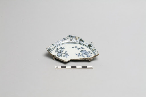 Small dish, fragment of base
