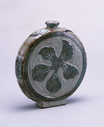 Flat jar,stoneware,enbossed pattern of red hibiscus - Tomimoto Kenkichi