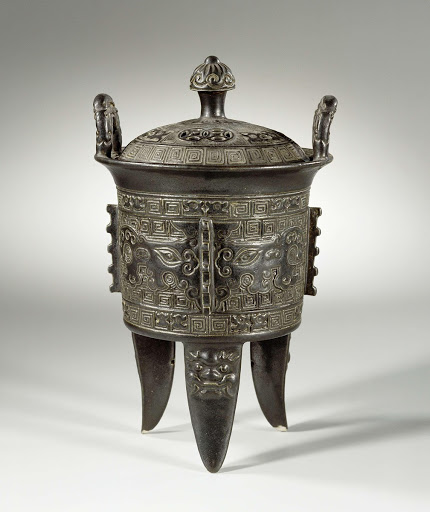 Tripot covered bowl shaped like an ancient ritual vessel - Anonymous,
