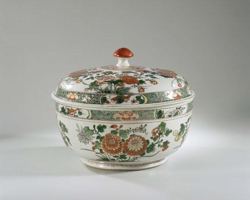 Tureen with flower sprays, butterfly and fish - Anonymous