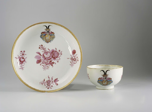 Cup with handle and saucer with flower bouquets and a coat of arms - Anonymous