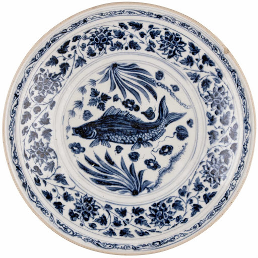 Plate with fish and water-weed design - Unknown