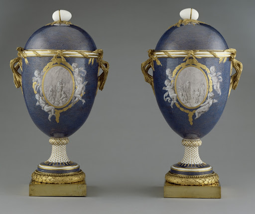 Pair of Vases (vases oeuf[?]) - Painting attributed to Jean-Baptiste-Etienne Genest, Sèvres Manufactory