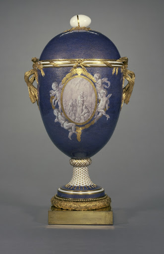 Lidded vase (with reserve scene of a female figure) - Painting attributed to Jean-Baptiste-Etienne Genest, Sèvres Manufactory