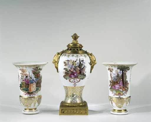 Three vases, part of a garniture - Meissener Porzellan Manufaktur, Johann Christoph Leibnitz