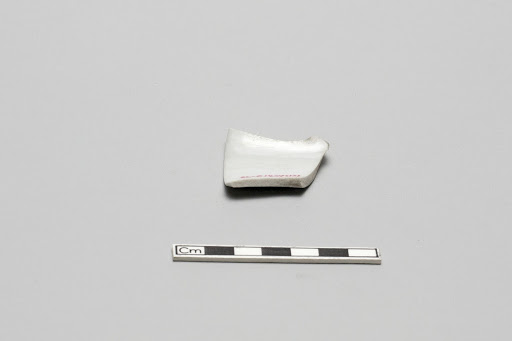 Cylindrical cup, rim fragment