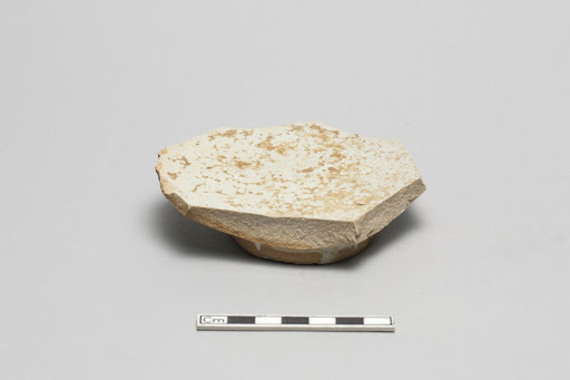 Bottom of bowl, with foot