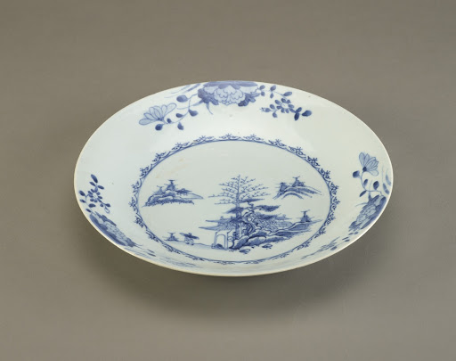 Dish, one of a pair with F1992.55.1