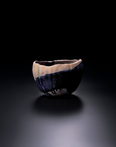Black Raku Tea Bowl, yakinuki type, called KOHAN IPPEN - Raku Kichizaemon