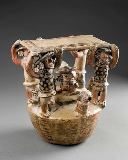 Sculptural ceramic ceremonial vessel that represents a scene of the funerary cult to the ancestro ML013682 - Recuay style