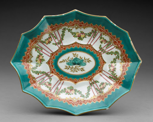 Oval Plate with 12 Sides - Worcester Porcelain Manufactory