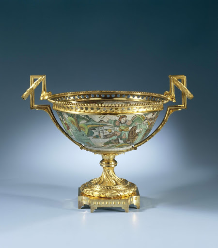 Bowl in gilt bronze mounts with figures in a landscape - Anonymous