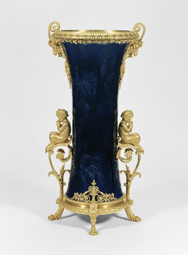 Vase mounted in gilt bronze - Unknown, Mounts attributed to Pierre Gouthière