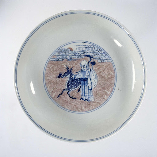 Saucer-dish with the Eight Immortals and Shoulao - Anonymous