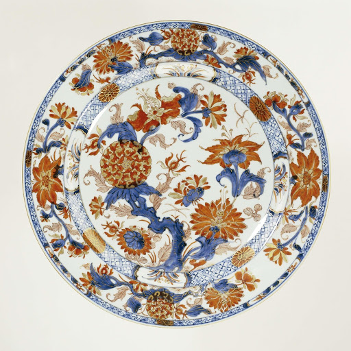 Dish with large, flowering plants and a diaper pattern - Anonymous