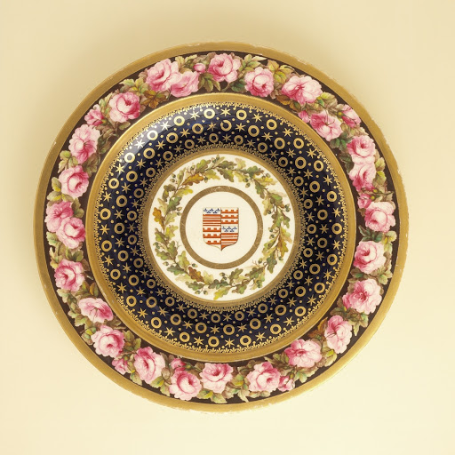 Plate with Arms of Barry-Barry - Derby Porcelain Works, William Billingsley
