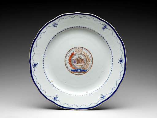Plate, bearing the Arms of the City of Puebla, Mexico - Chinese