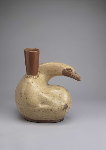 Sculptural ceramic ceremonial vessel that represents a cormorant ML010478 - Moche style