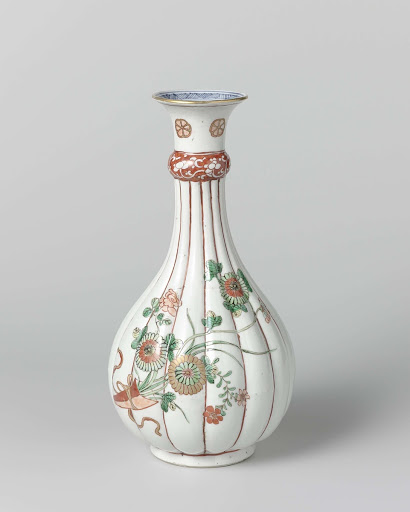Pear-shaped, lobed vase with two bouquets and flower scrolls - Anonymous