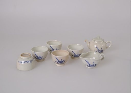 Blue-and-white sencha tea cups with three-leaf arrowhead design, Yatsushiro Ware - Atano Katsuzō  (1888-1968)