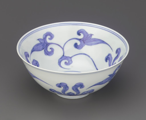 'Palace bowl' with day lily design