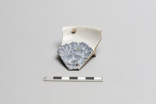 Small dish, fragment of base and rim