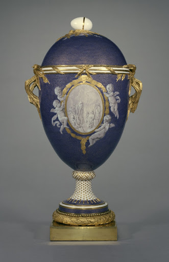 Lidded vase (with reserve scene of a male figure) - Painting attributed to Jean-Baptiste-Etienne Genest, Sèvres Manufactory