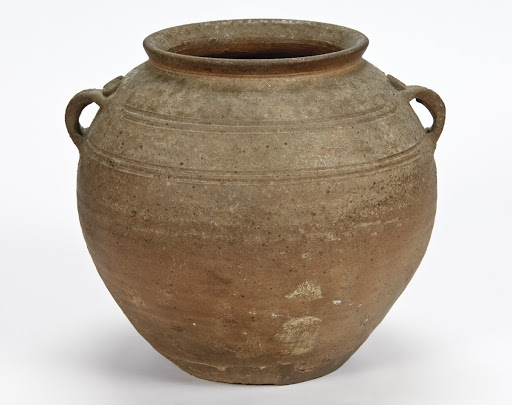 Pot with lugs