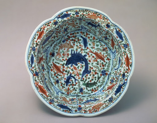 Foliated Basin with Design of Fish and Water Plants, Over-glaze Enamels - Jing-de-zhen Ware