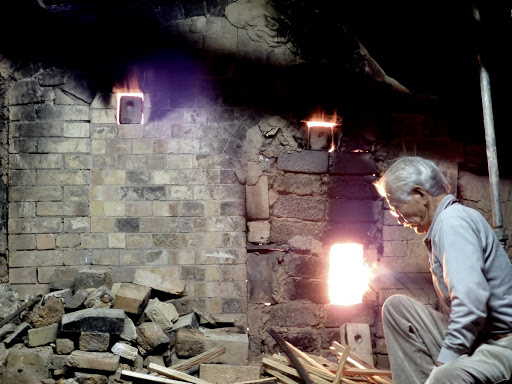 Firing of Ryumonji climbing kiln, Black Satsuma Ware - Ryumonji-yaki kigyo kumiai