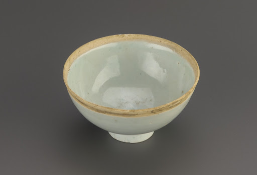 Cup with unglazed rim