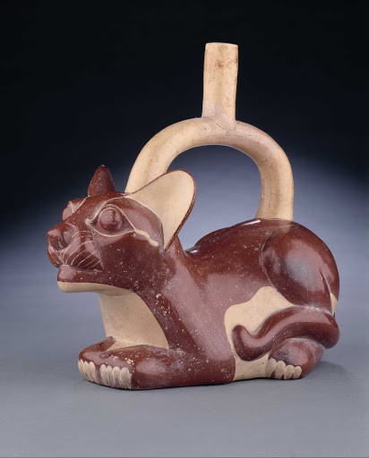 Sculptural ceramic ceremonial vessel that represents a puma ML013616 - Moche style