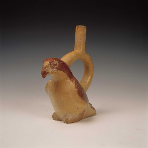 Sculptural ceramic ceremonial vessel that represents an eagle ML008488 - Moche style
