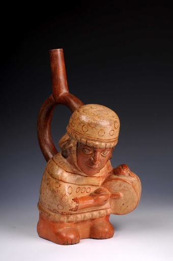 Sculptural ceramic ceremonial vessel that represents a drum placer ML002223 - Moche style