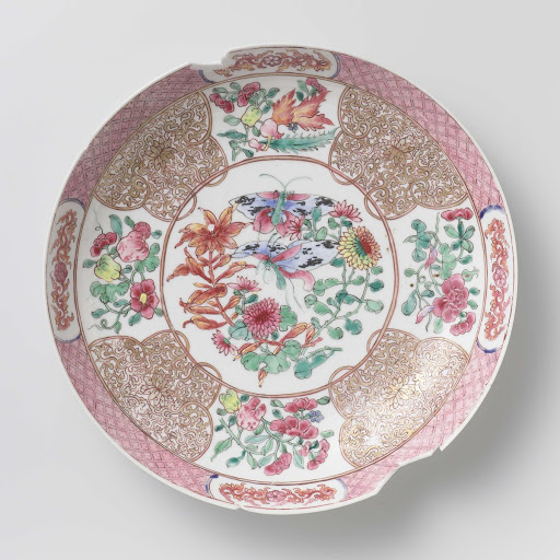 Saucer-dish with flower sprays, scrolls and diaper-pattern - Anonymous