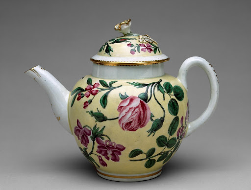 Teapot and Cover - Worcester Porcelain Manufactory