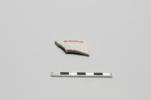 Small bowl (rim fragment)