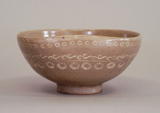 Tea bowl with Chrysanthemum design - Unknown