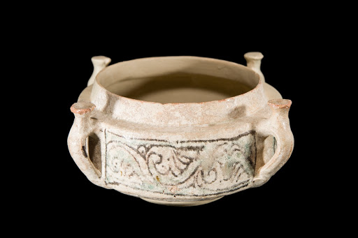 Ceramic bowl four handles - Unknown