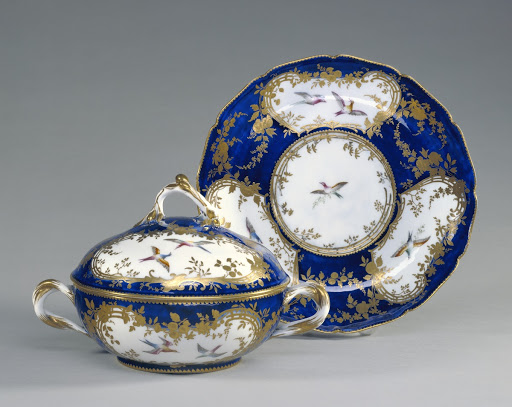 Lidded Bowl and Dish (écuelle ronde et plateau rond) - Vincennes Porcelain Manufactory