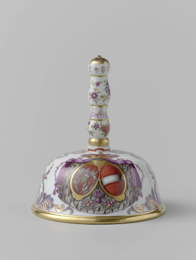Hand bell with the alliance arms of Frederick Augustus II of Saxony and Maria Josepha of Austria - Meissener Porzellan Manufaktur