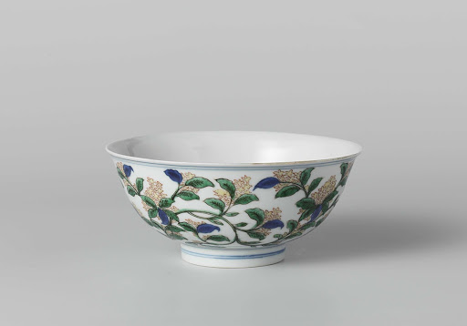 Bell-shaped bowl with continuous osmanthus branches - Anonymous