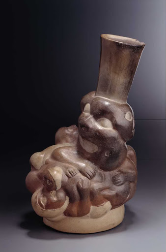Sculptural ceramic ceremonial vessel that represents a mythological potato ML007289 - Moche style