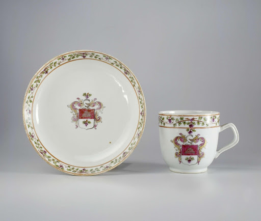 Cup with handle and saucer with a coat of arms and a monogram - Anonymous