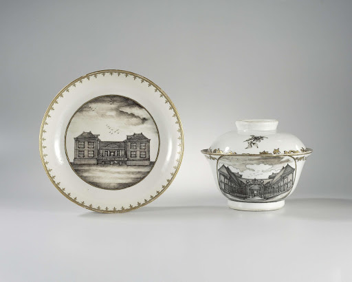 Sugar bowl with stand with an image of the Corn Exchange in Amsterdam - Anonymous