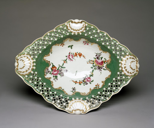 Basket, Marchioness of Huntley pattern - Worcester Porcelain Manufactory