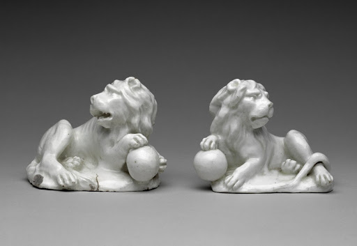 Pair of Lions - Bow Porcelain Factory