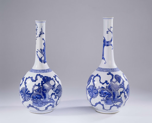 Bottle vase with three shishi and a dragon - Anonymous